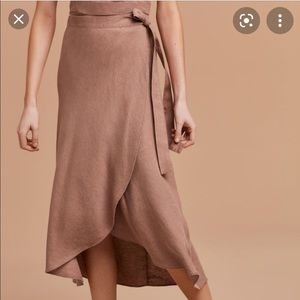 Linen midi wrap Eleta skirt by Wilfred / Aritzia